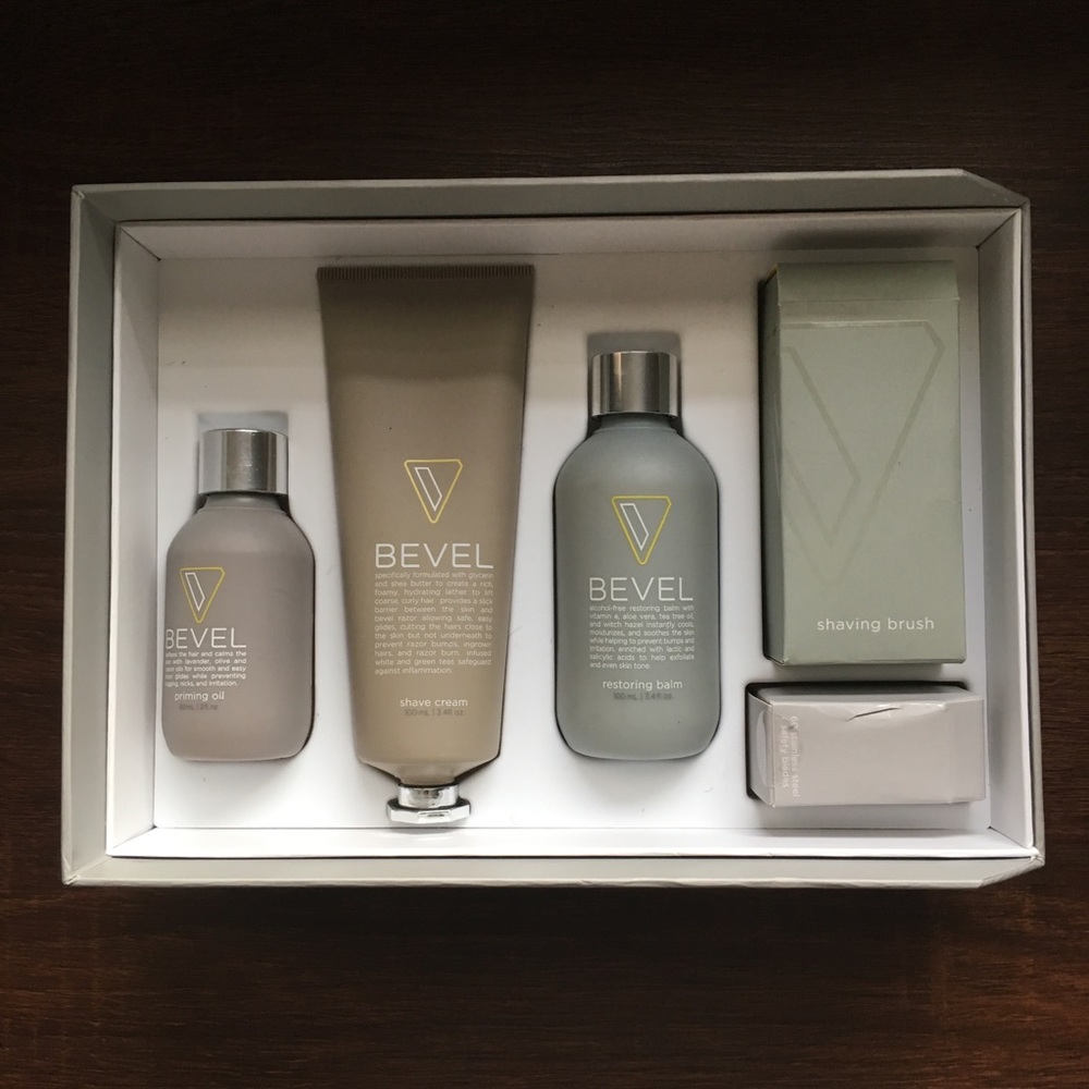 B E V E L   |   Men’s shaving kit